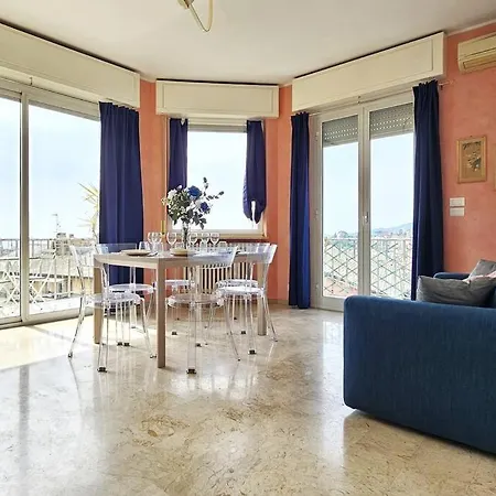 Apartment Parking,wifi, Netflix - Sunny Sea View Haven *