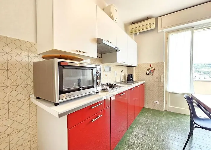 Parking,wifi, Netflix - Sunny Sea View Haven Lejlighed