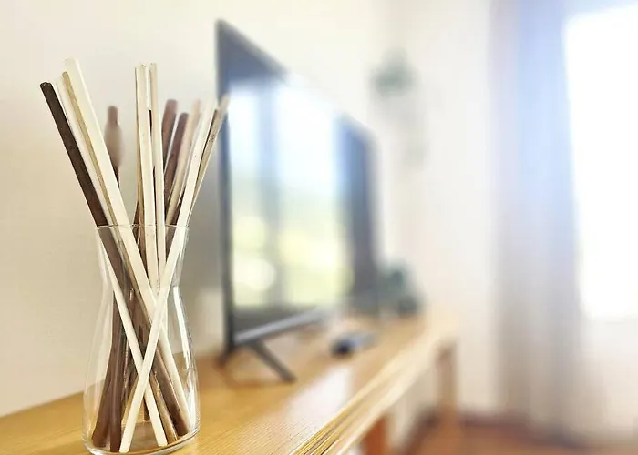 Parking,wifi, Netflix - Sunny Sea View Haven Lejlighed *
